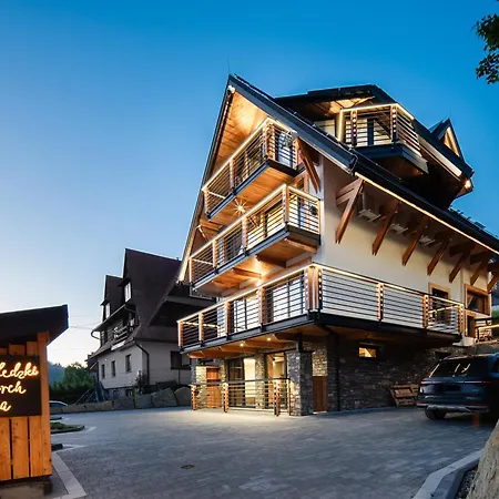 Daire Mountain Base - Milton Bachledzki Wierch 4 *